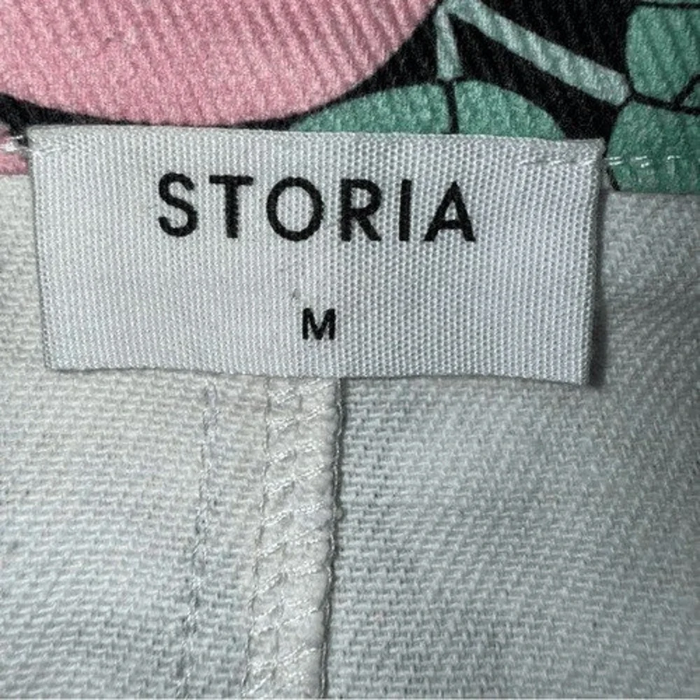 Storia vibrant floral